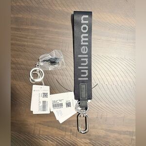 lululemon - Everywhere Belt Bag Charm + Never Lost Keychain (Black/Silver)